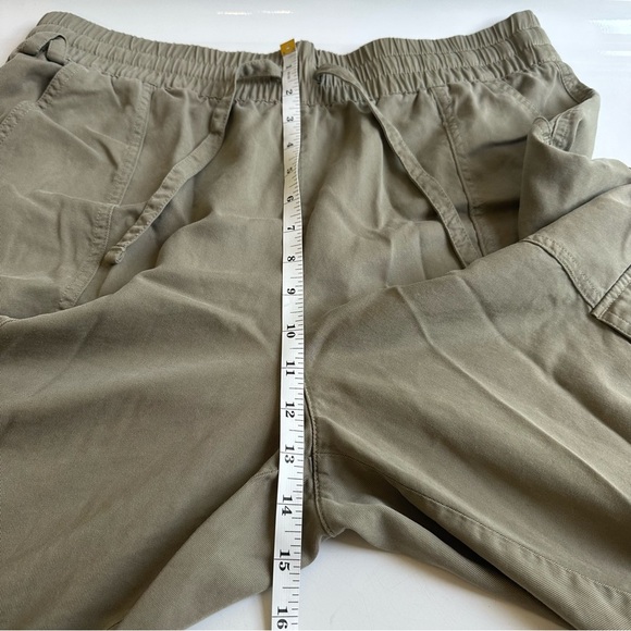 Athleta Celestial High Rise Utility Pants Olive Branch Green Size Large Cargo - Picture 10 of 13